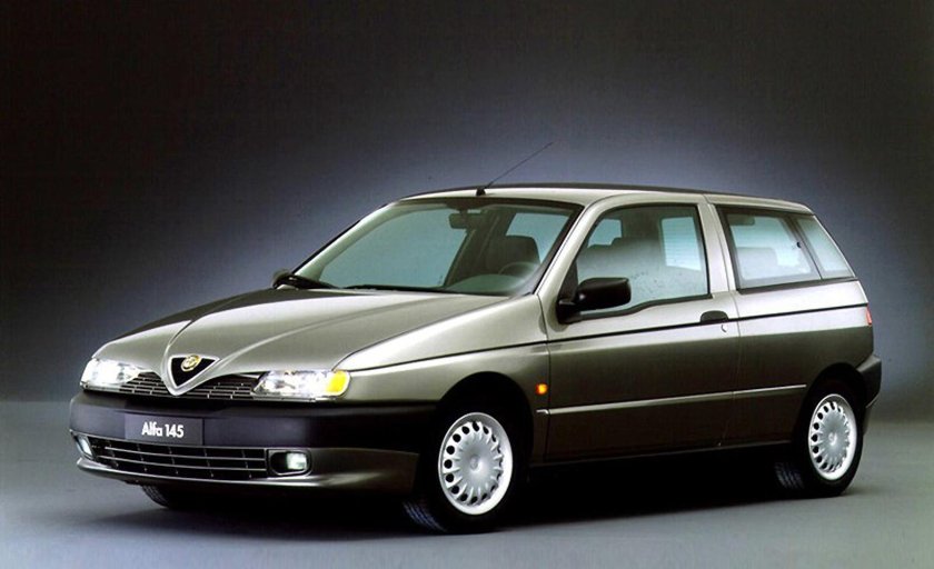 Alfa Romeo 145