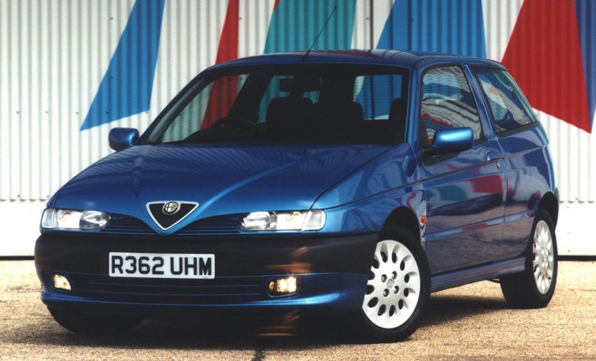 Alfa Romeo 145