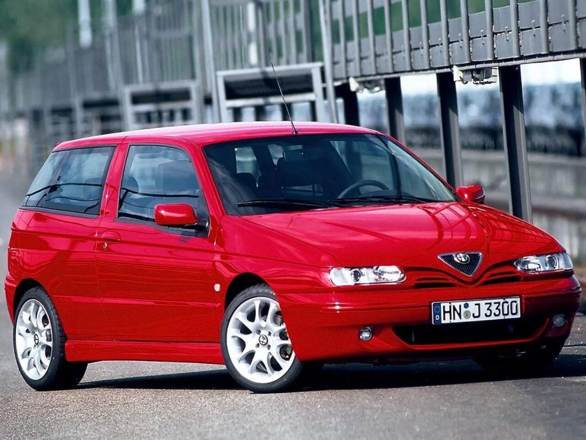 Alfa Romeo 145