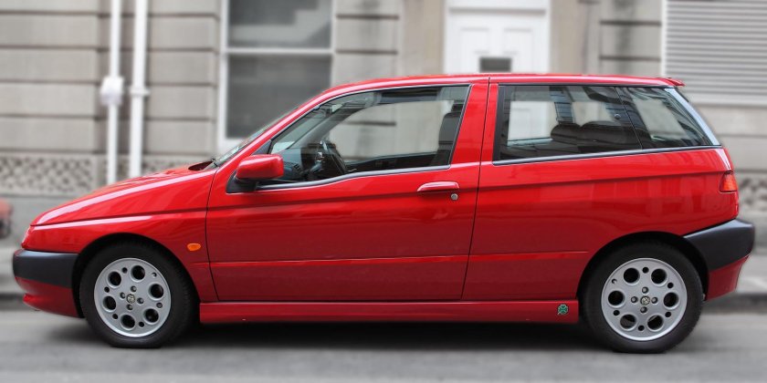 Alfa Romeo 145