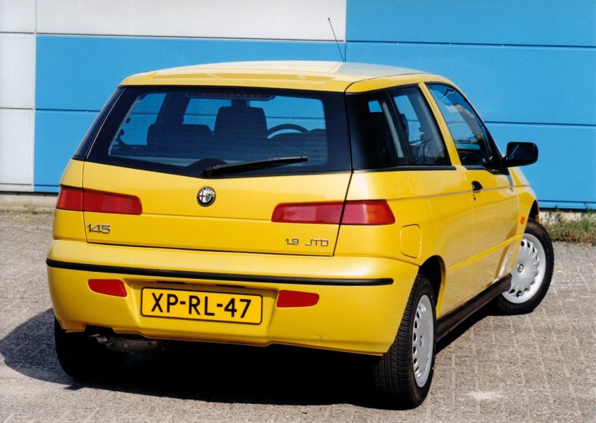 Alfa Romeo 145