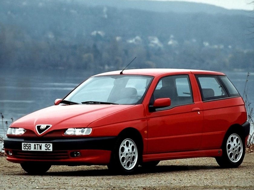 Alfa Romeo 145