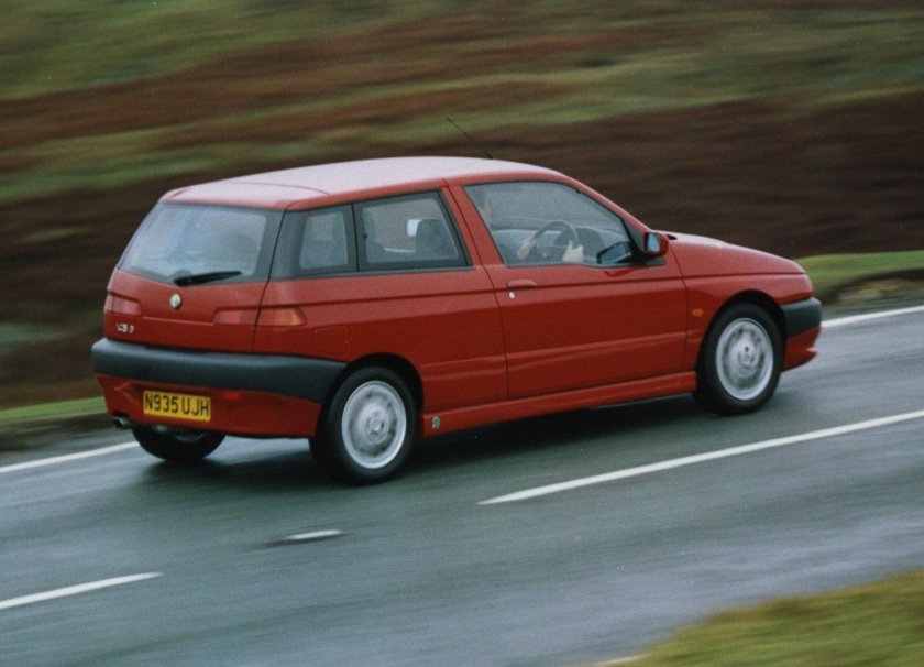 Alfa Romeo 145