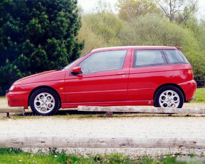 Alfa Romeo 145