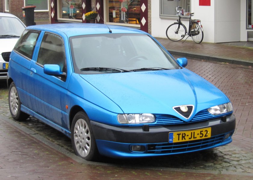 Alfa Romeo 145