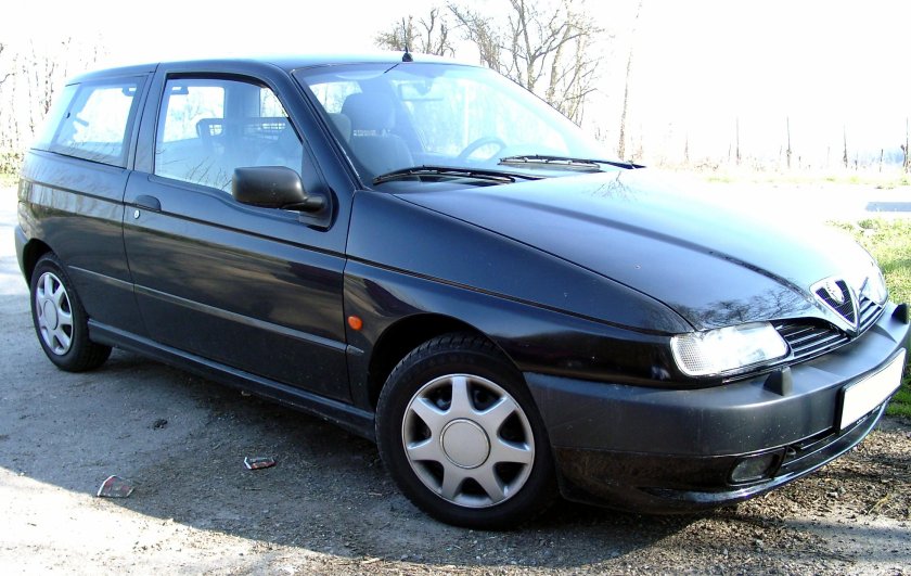 Alfa Romeo 145