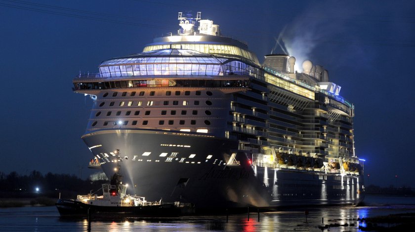 Celebrity Solstice лайнер