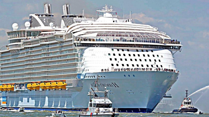 Корабль Оазис морей