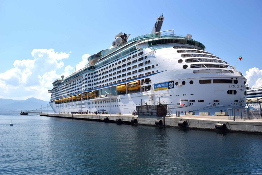 Океанский лайнер MSC