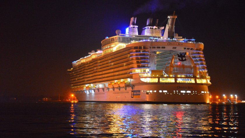 Оазис морей круизный лайнер