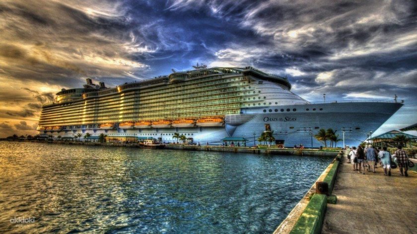 Корабль Оазис морей