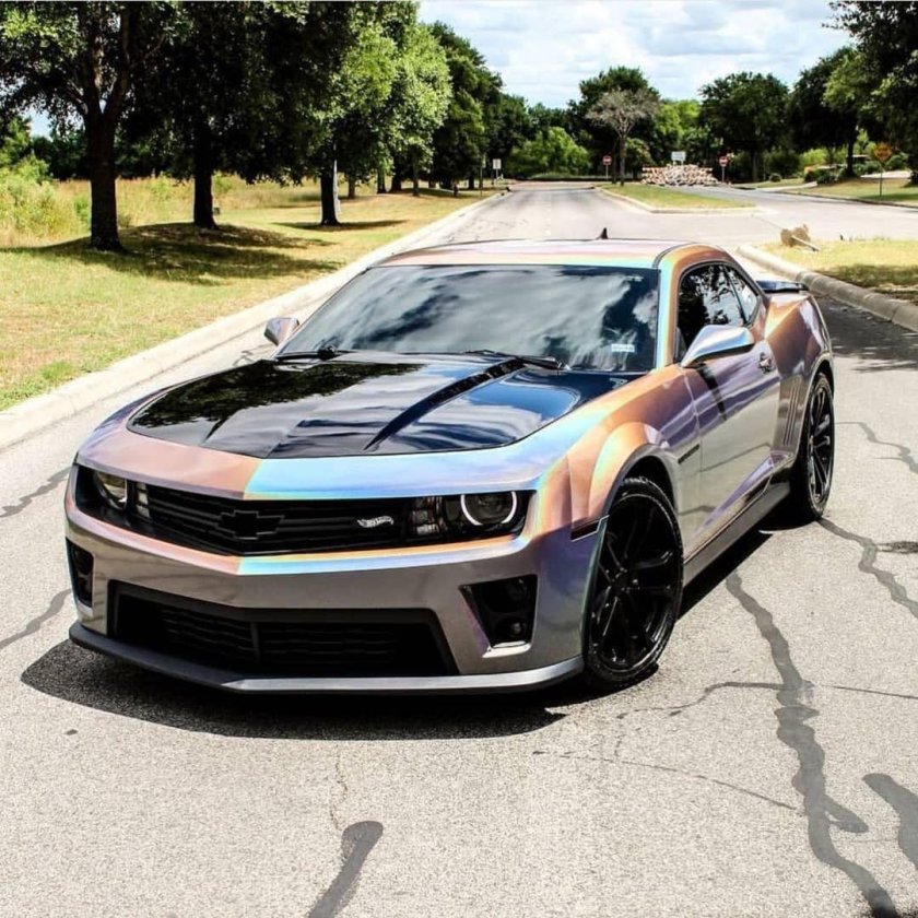 Шевроле Камаро и Додж