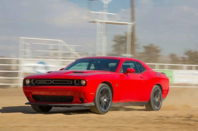 Шевроле Камаро и Додж Челленджер