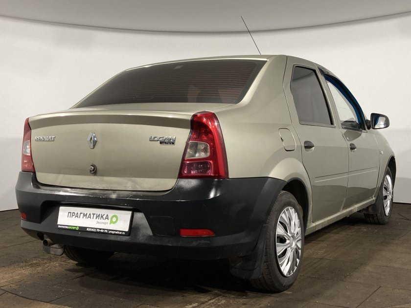 Рено Логан 2011