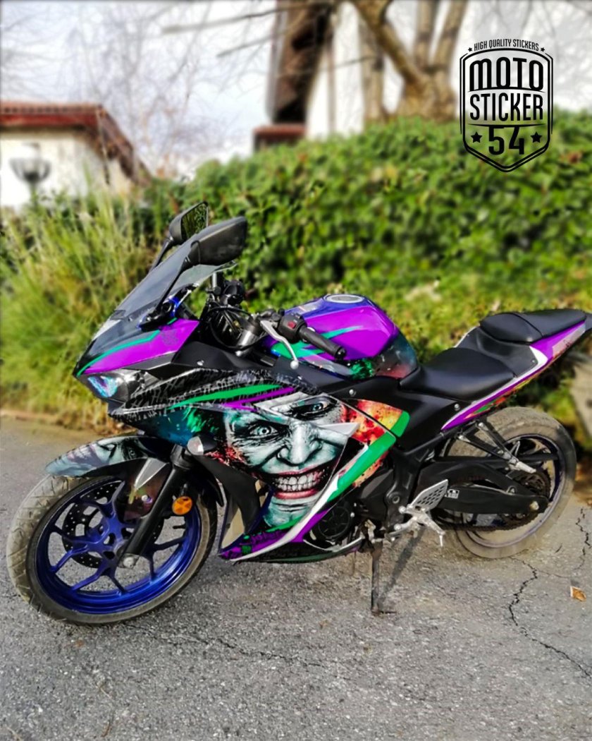 Джокер на мотоцикле