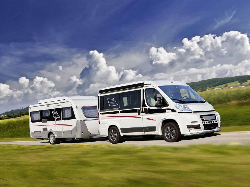 Микроавтобус с прицепом