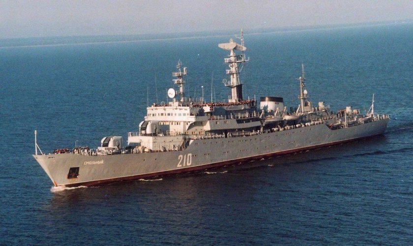 Учебный корабль Смольный