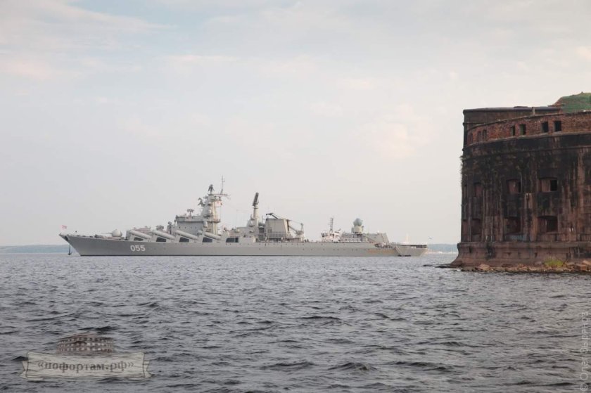 Корабль Кронштадт крейсер