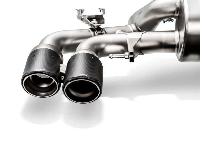 M5 f90 Akrapovic