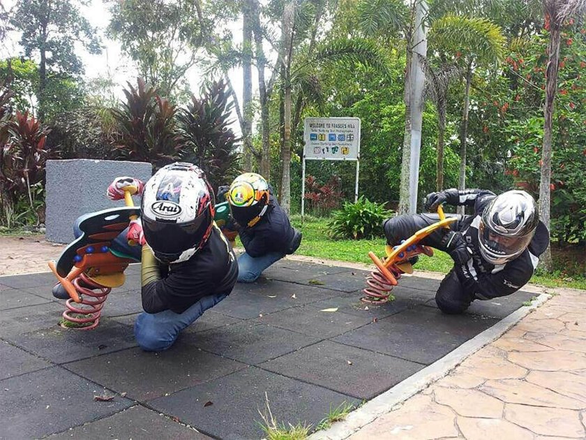 Прикольный мотоциклист