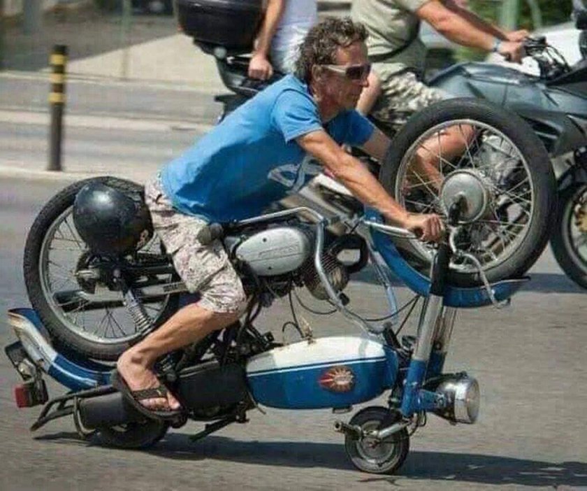 Мопед смешной