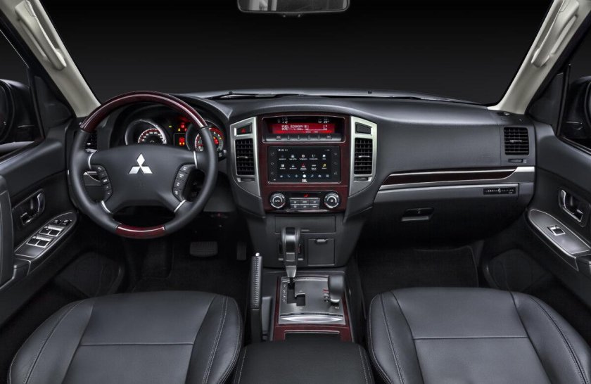 Mitsubishi Pajero 4 салон Final Edition