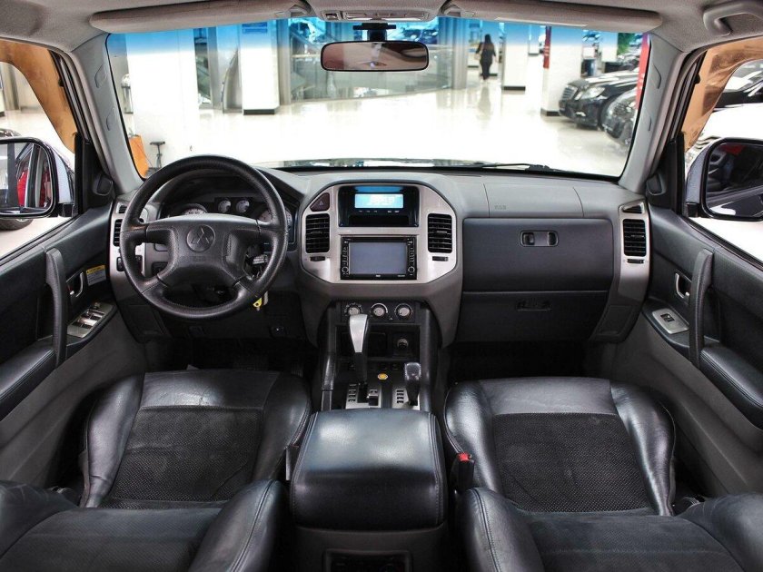 Mitsubishi Pajero 2 салон