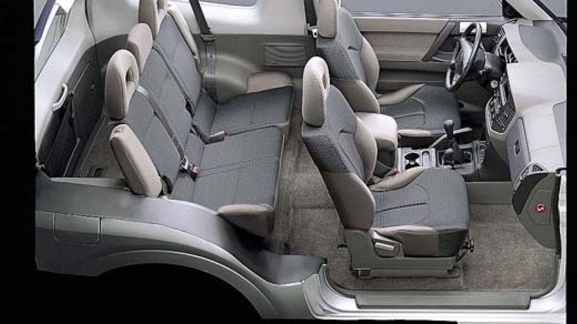 Mitsubishi Pajero II 3 двери салон