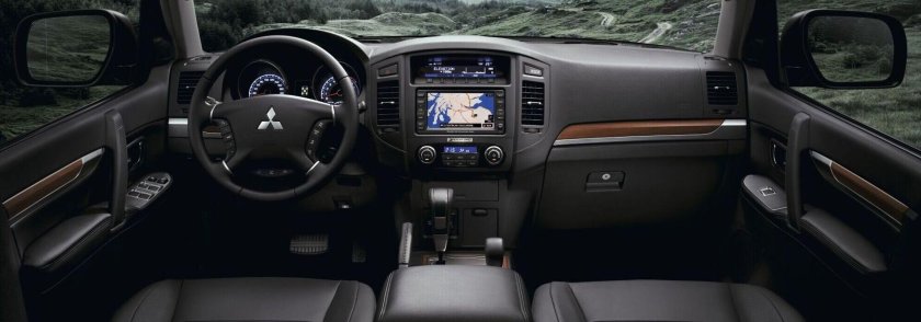 Митсубиси Паджеро 4 салон
