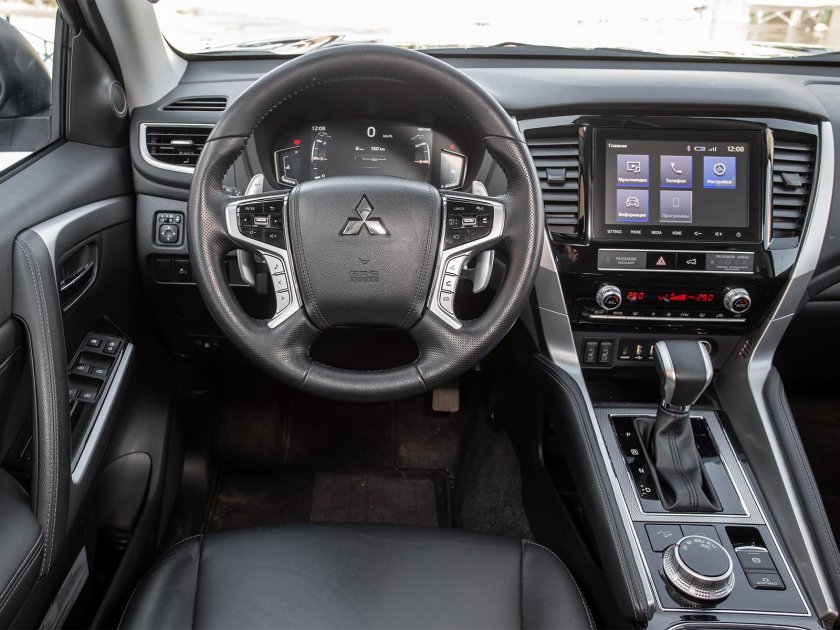 Митсубиси Паджеро спорт 2020