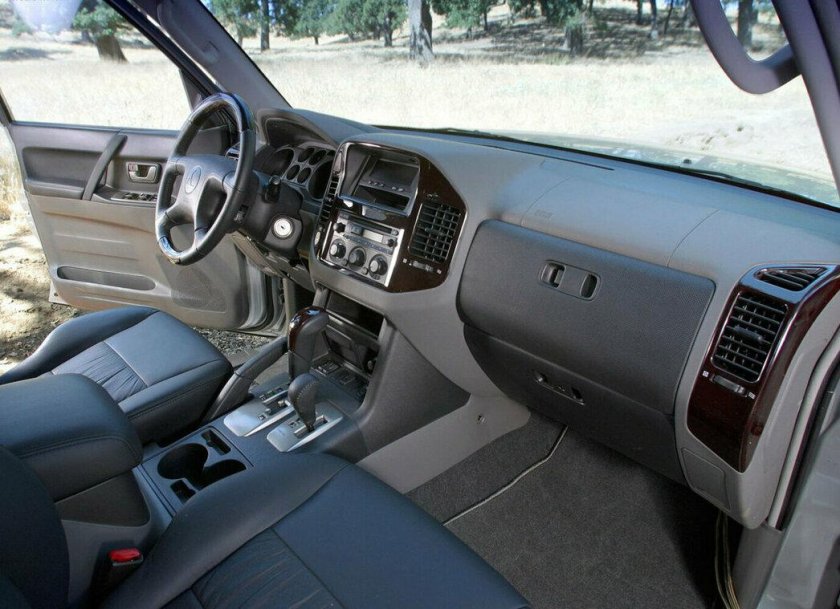 Mitsubishi Montero Sport 2004 салон