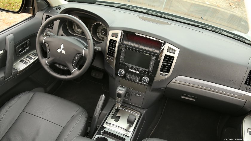 Митсубиси Паджеро 4 салон