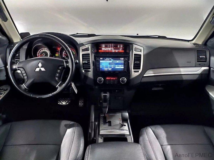 Mitsubishi pajero sport ii