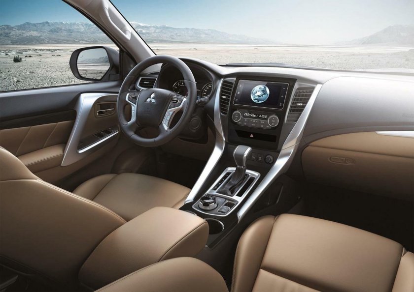 Салон повой Митсубиси Паджеро спорт