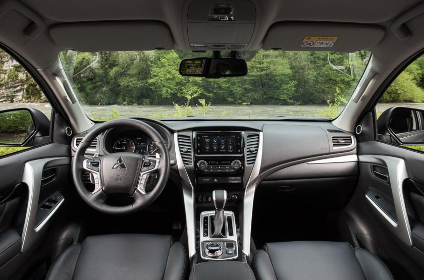 Mitsubishi Pajero Sport 2017