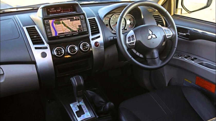 Mitsubishi Pajero Sport 2 салон