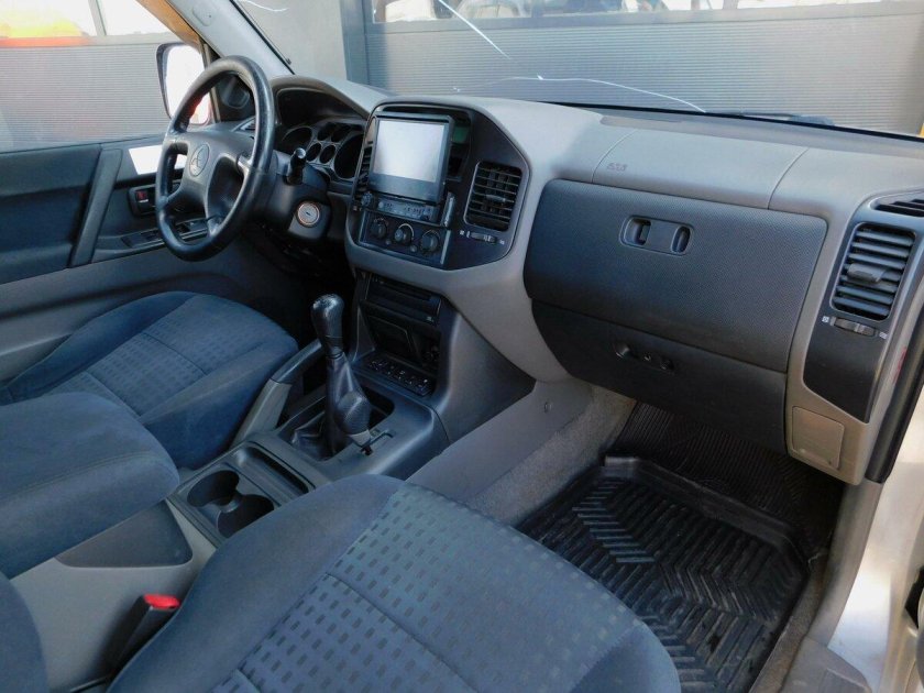 Паджеро 3 салон