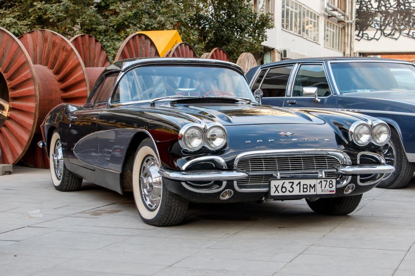 Старинные автомобили