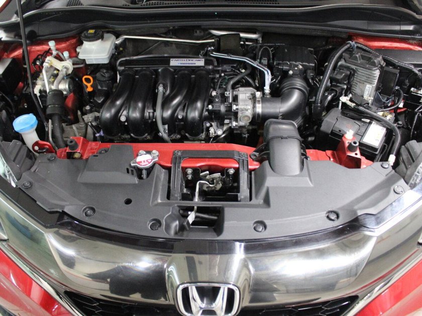 Красная хонда