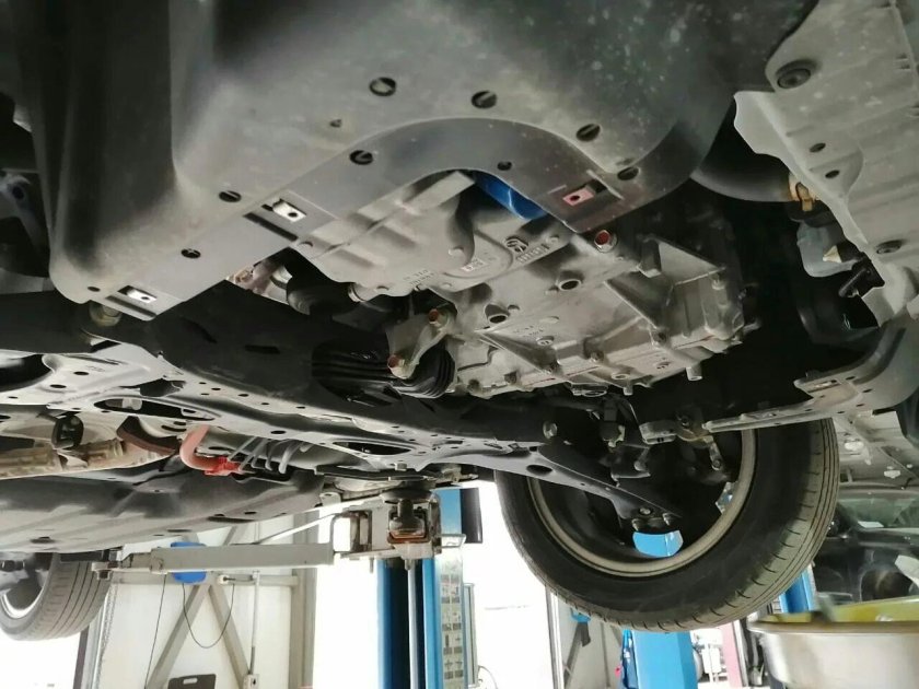 Honda Vezel снизу