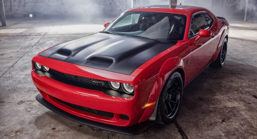 Dodge Challenger srt Hellcat