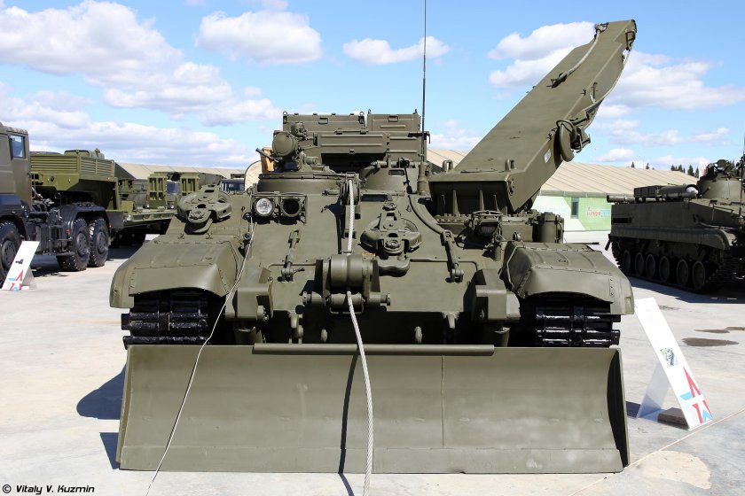 Бронированная ремонтно-эвакуационная машина Брэм-1м