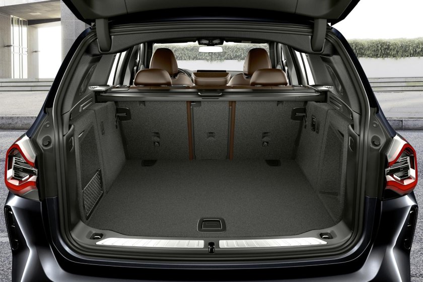 БМВ IX багажник