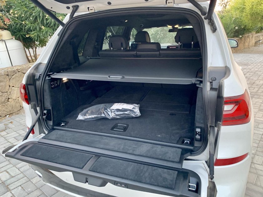 BMW x7 багажник