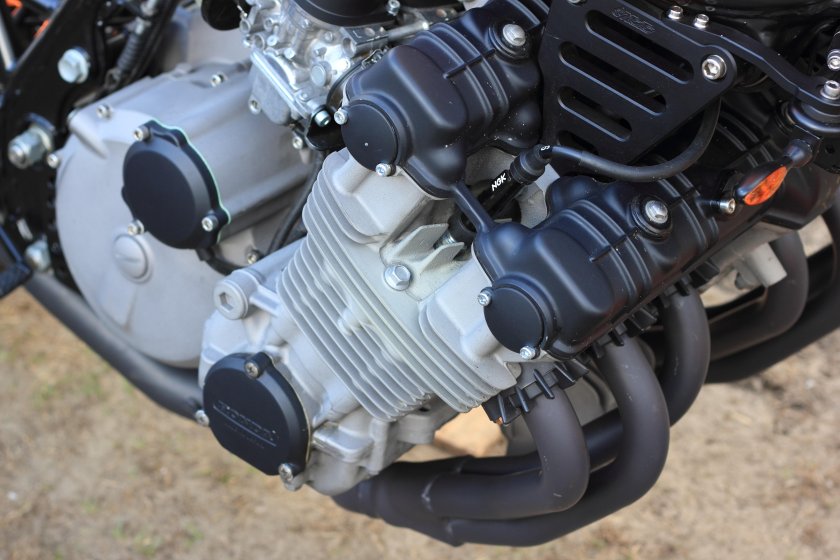 6 Цилиндровый мотоцикл Honda