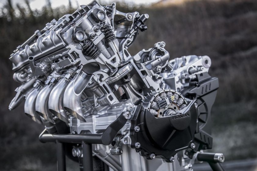 Honda CBR 1000 двигатель