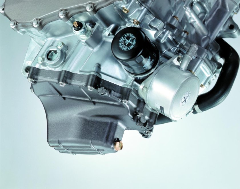 Honda CBR 1000 двигатель