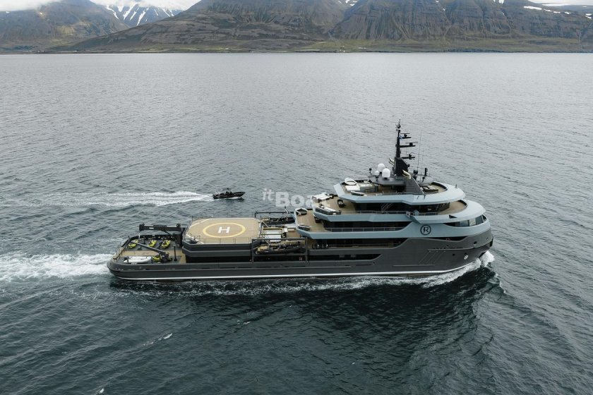 Яхта Рагнар