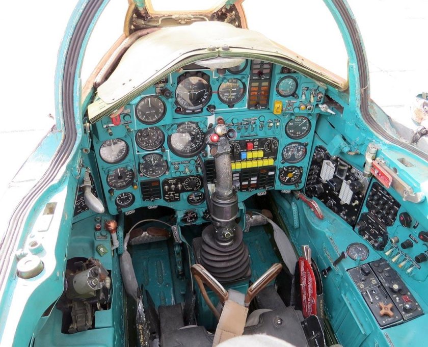 Миг 25 кокпит