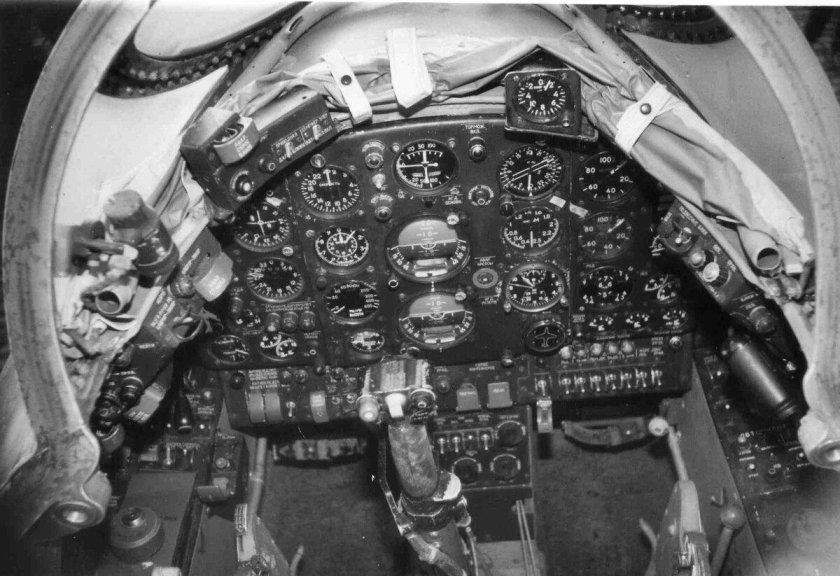 Кабина самолёта як-28п